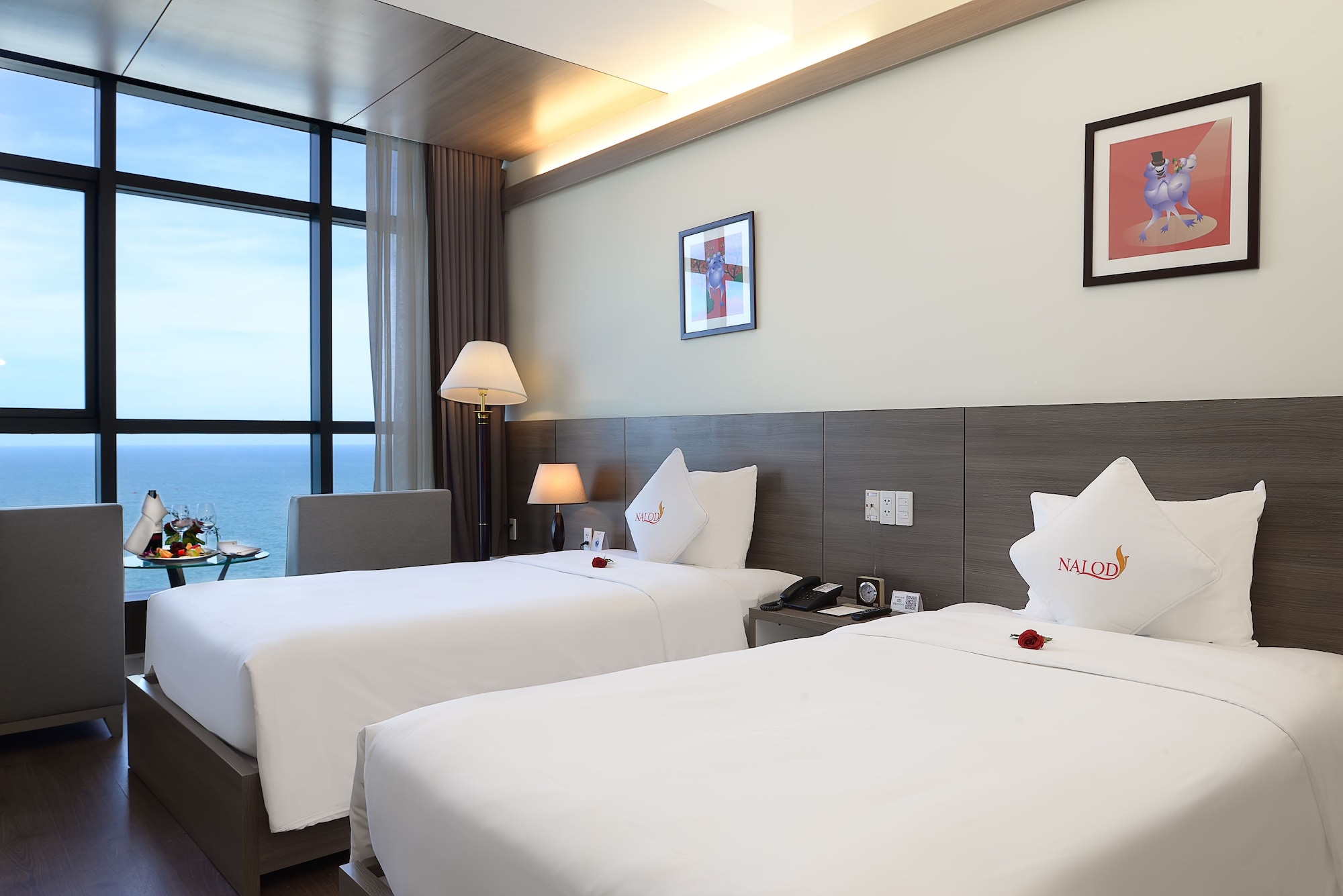DELUXE, TWIN BEDS, OCEAN VIEW