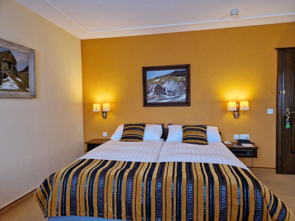 STANDARD, TWIN BEDS