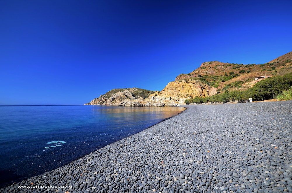 Emporios Bay Hotel 61/64