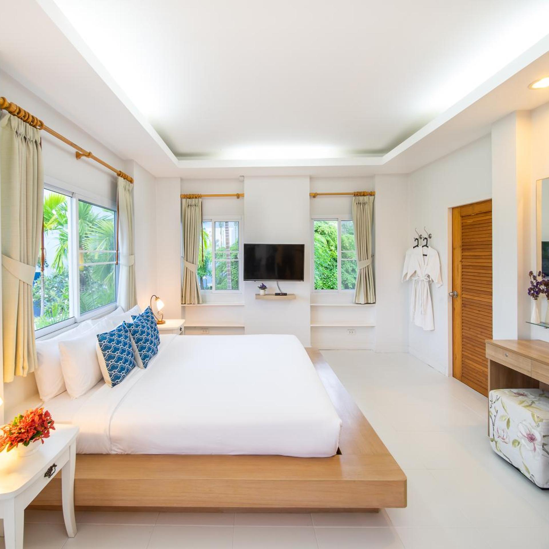 2 Bedrooms, Pool, Villa