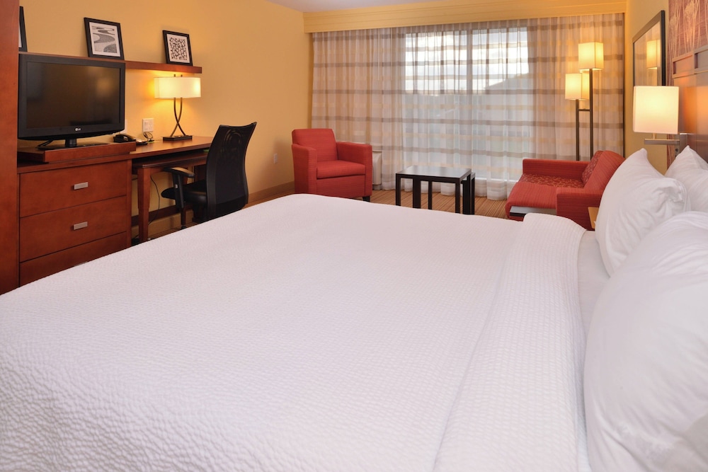 Courtyard Mt Holly Westampton 16/49