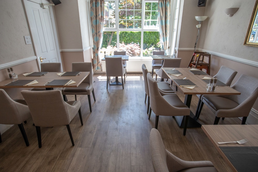 The Corner House Hotel Guest House 34/45