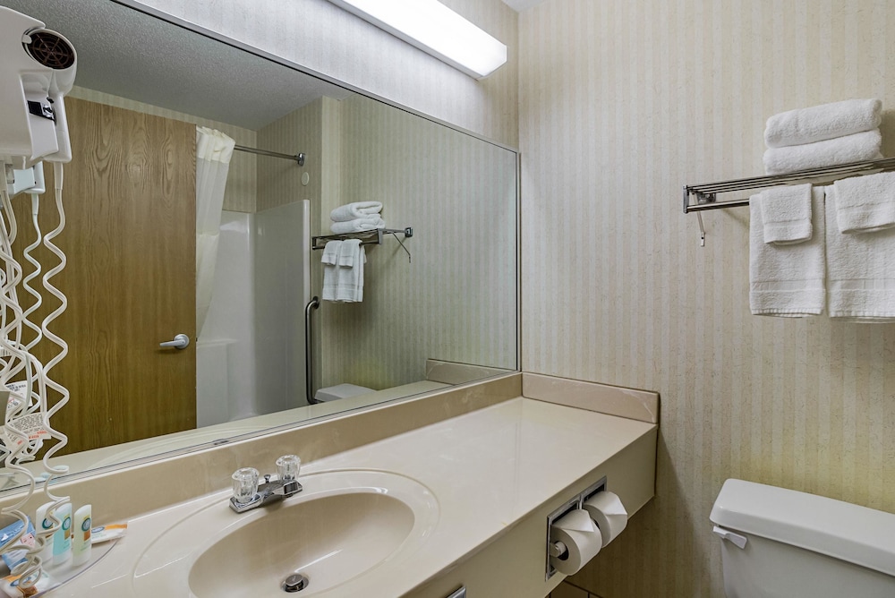 Econo Lodge Luverne I-90 27/27