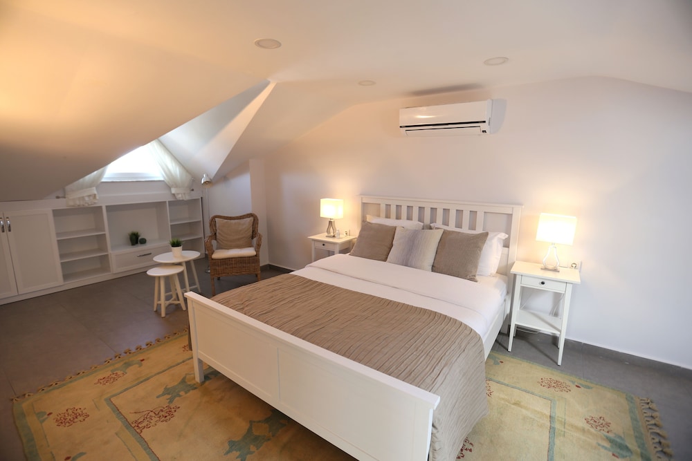 Truemar Hotels & Suites 10/50