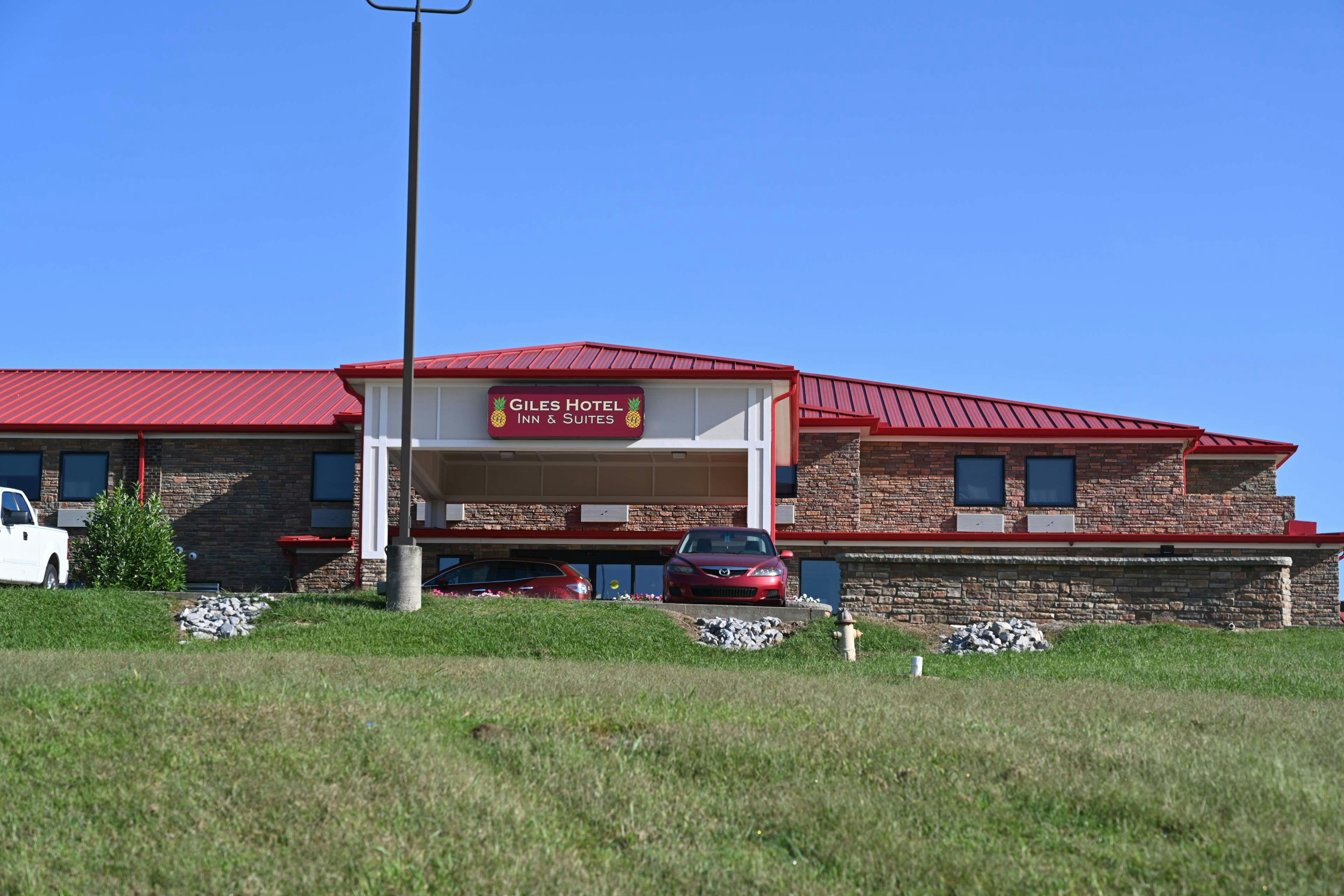 Giles Hotel Inn & Suites 3/31