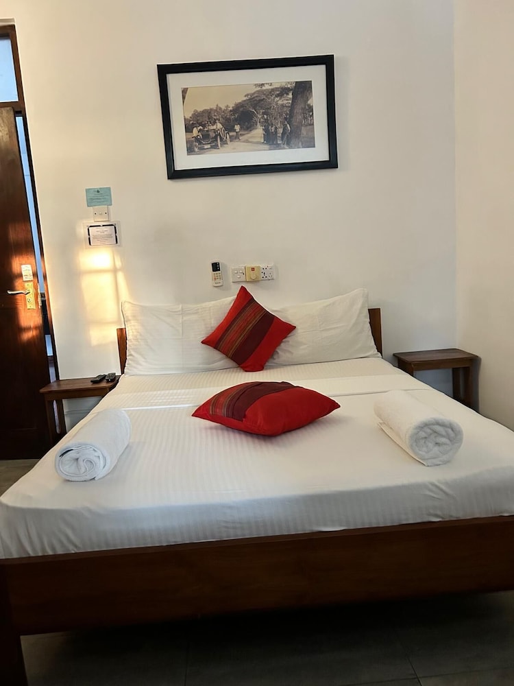 DELUXE, DOUBLE BED, ACCESSIBLE