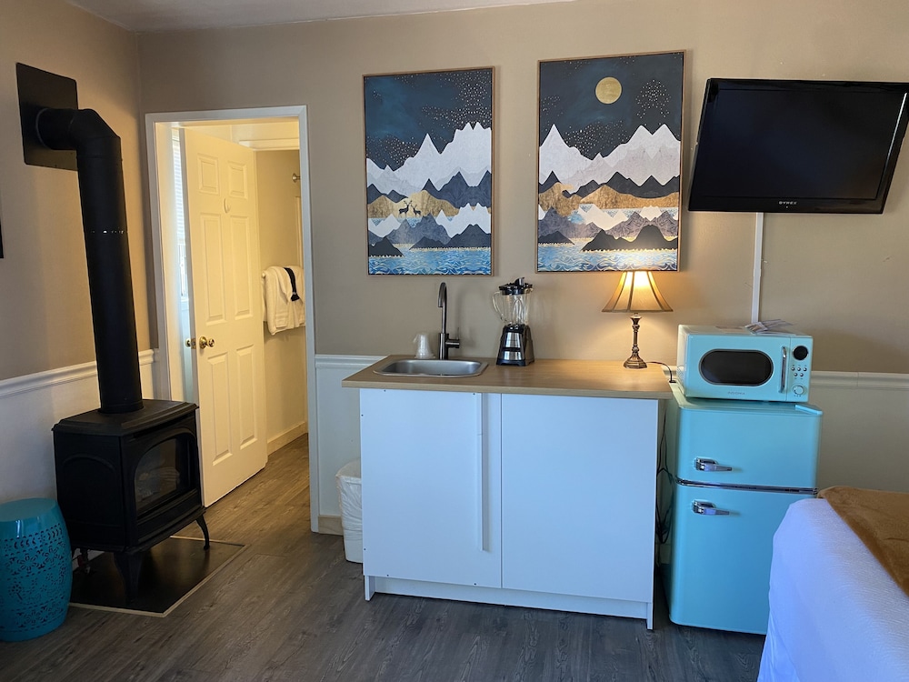 Cinnamon Bear Inn 36/80