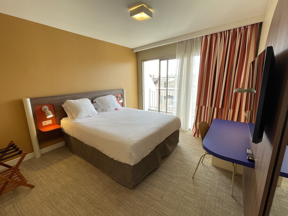Abrial Hotel 24/58