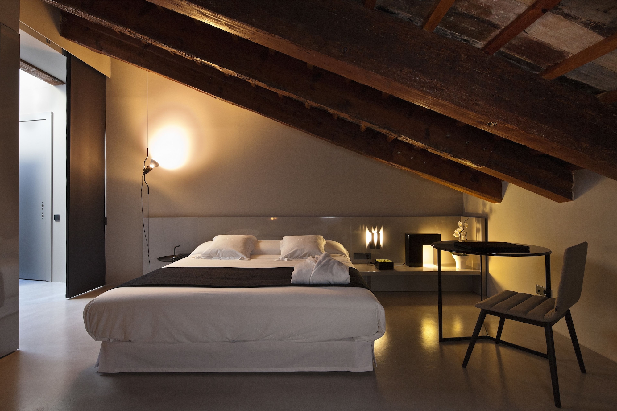 SUPERIOR, DOUBLE BED