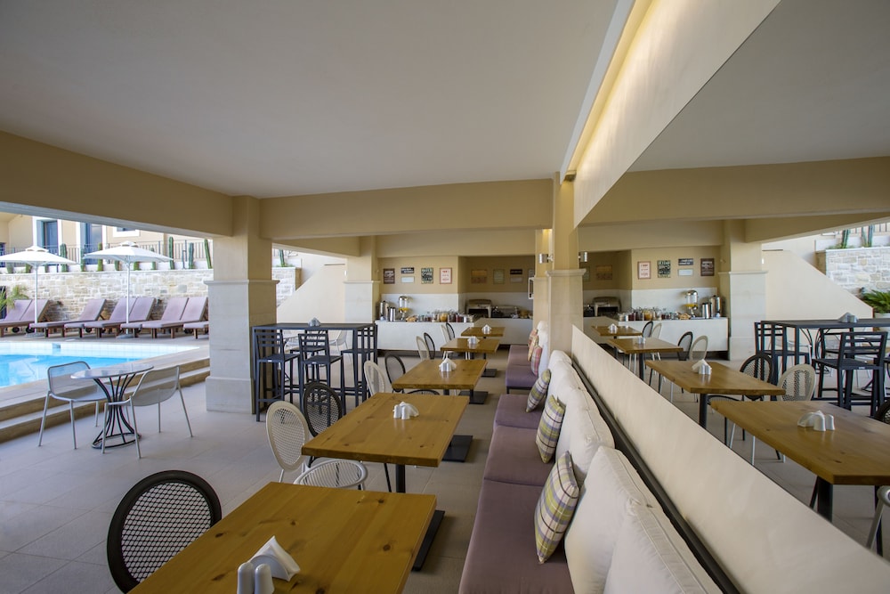 La Stella Suites 54/64