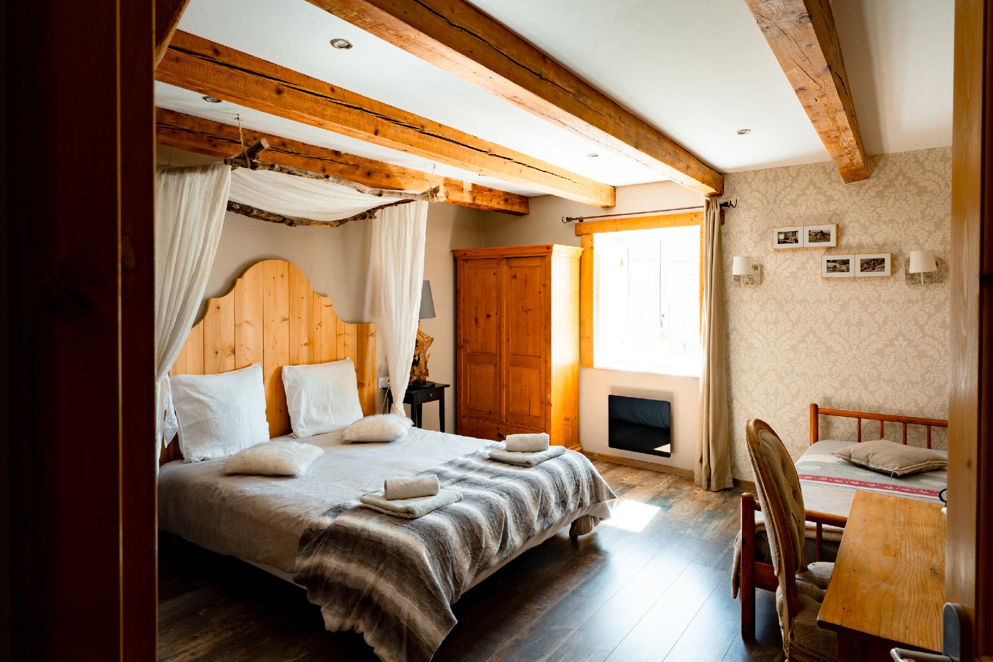 Prestige, Triple, Double Bed, Mountain View