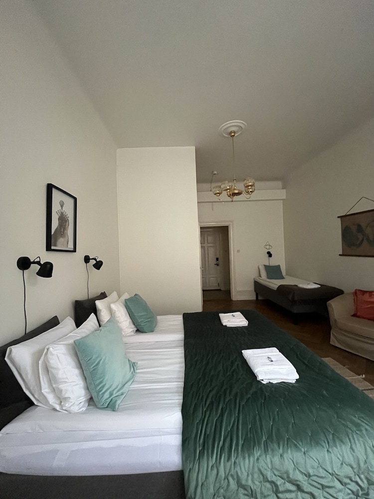 Morris Hotel 7/34