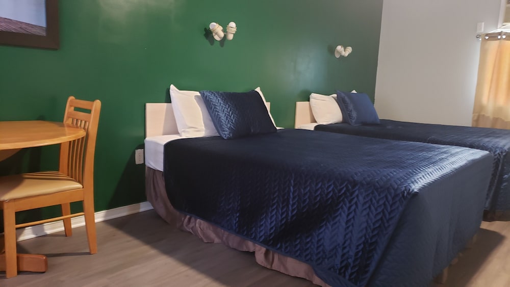 Oakwood Motel 32/56