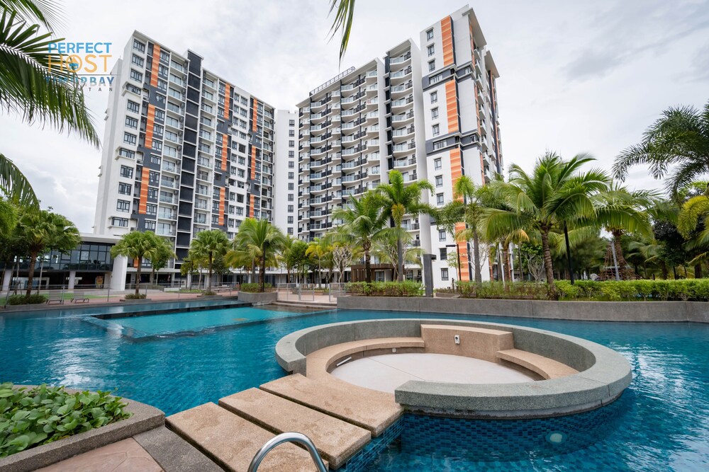 TIMUR BAY BEACHFRONT BY PERFECT HOST 48/50
