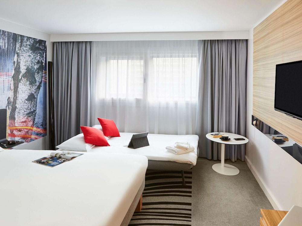 NOVOTEL BIRMINGHAM AIRPORT 17/66
