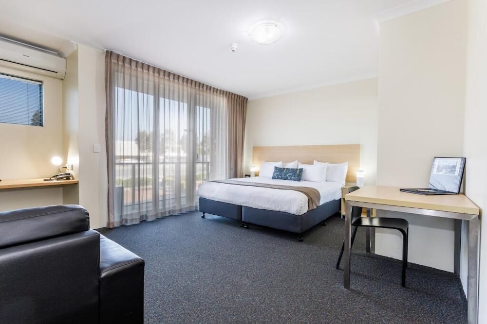 Perth Ascot Central Apartment Hotel 12/68