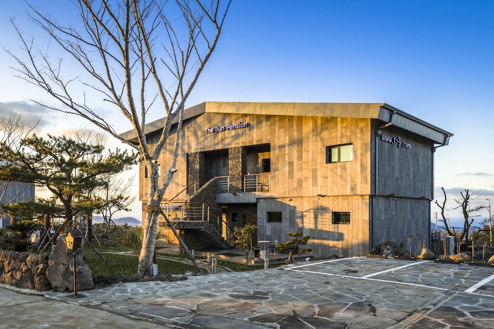 The Jun Pension Jeju 19/42