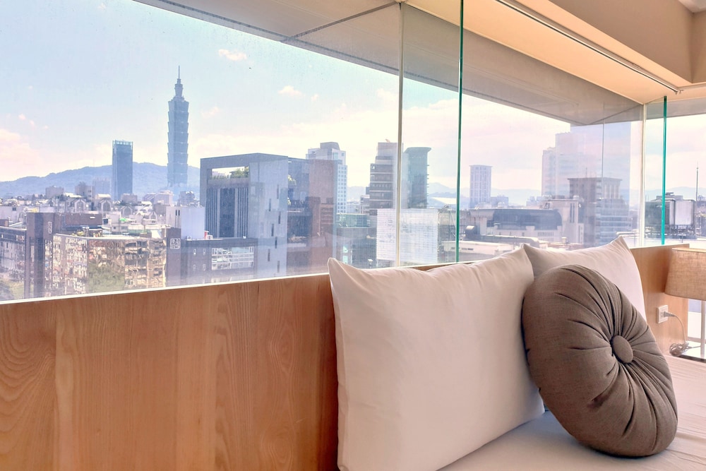 Eastin Taipei 53/71