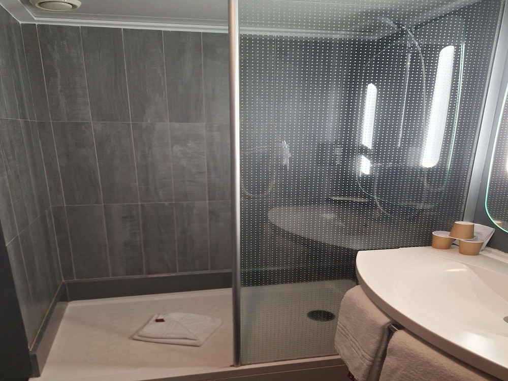 Ibis Setubal 48/48
