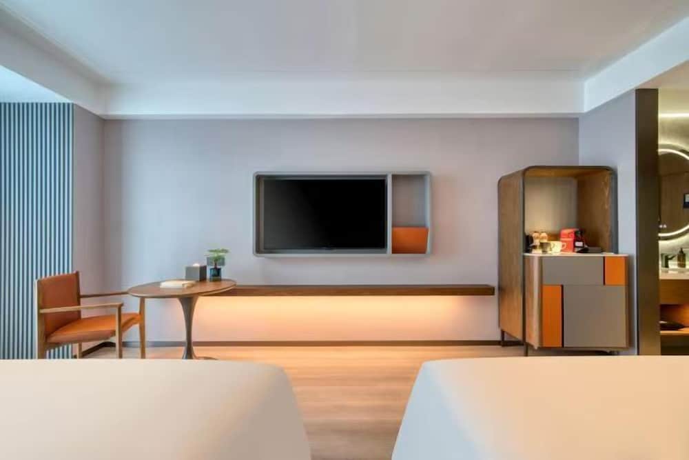 UrCove by Hyatt Hangzhou North Grand Canal 26/32