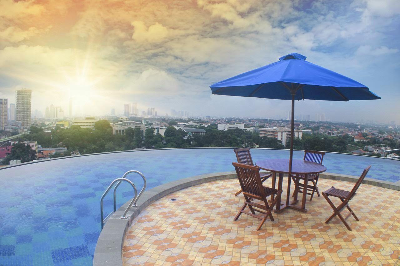 Kebayoran Park Hotel 53/57