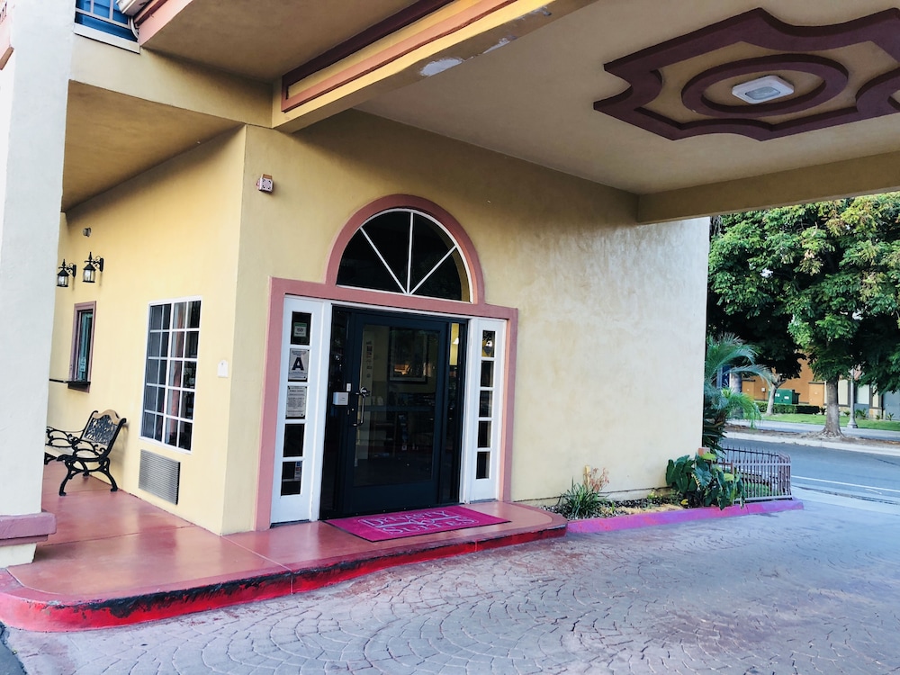 Dynasty Suites Hotel Riverside 1/50