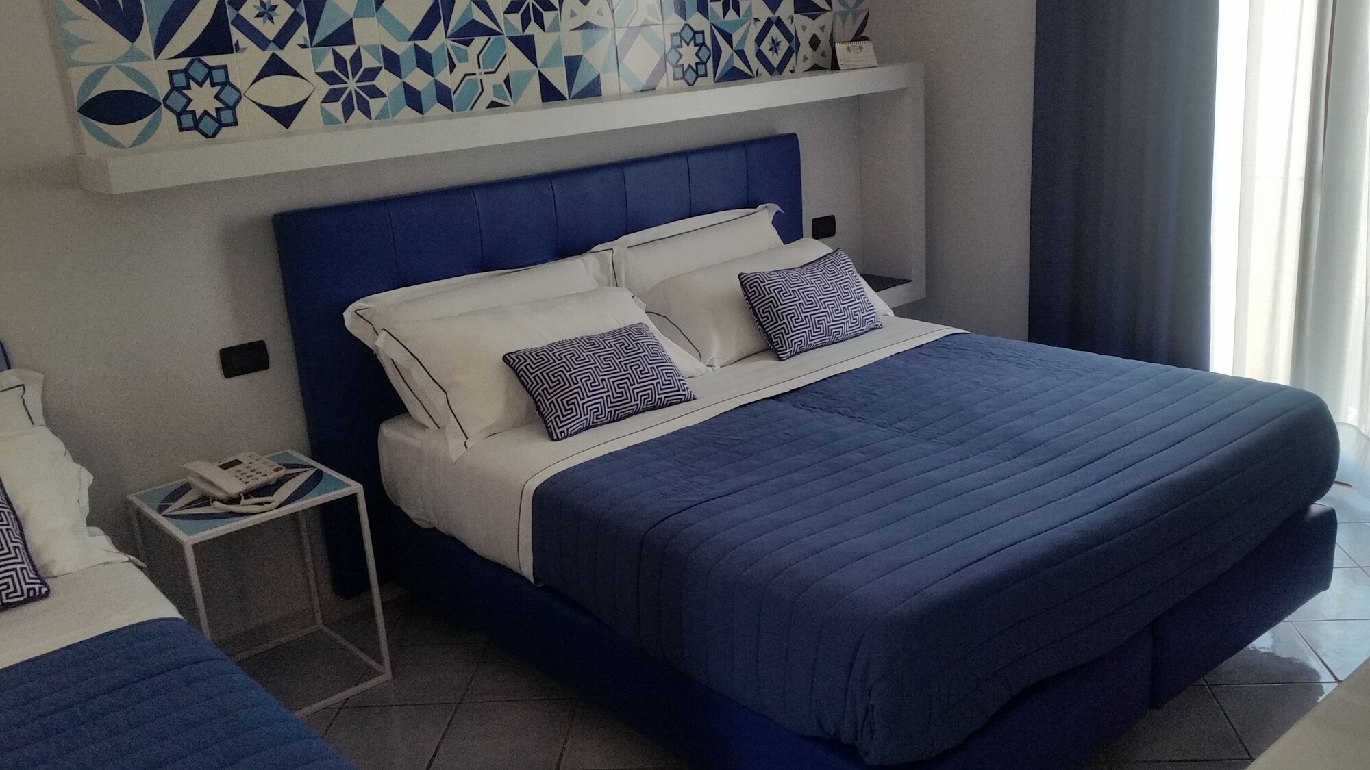 ROOM, TRIPLE