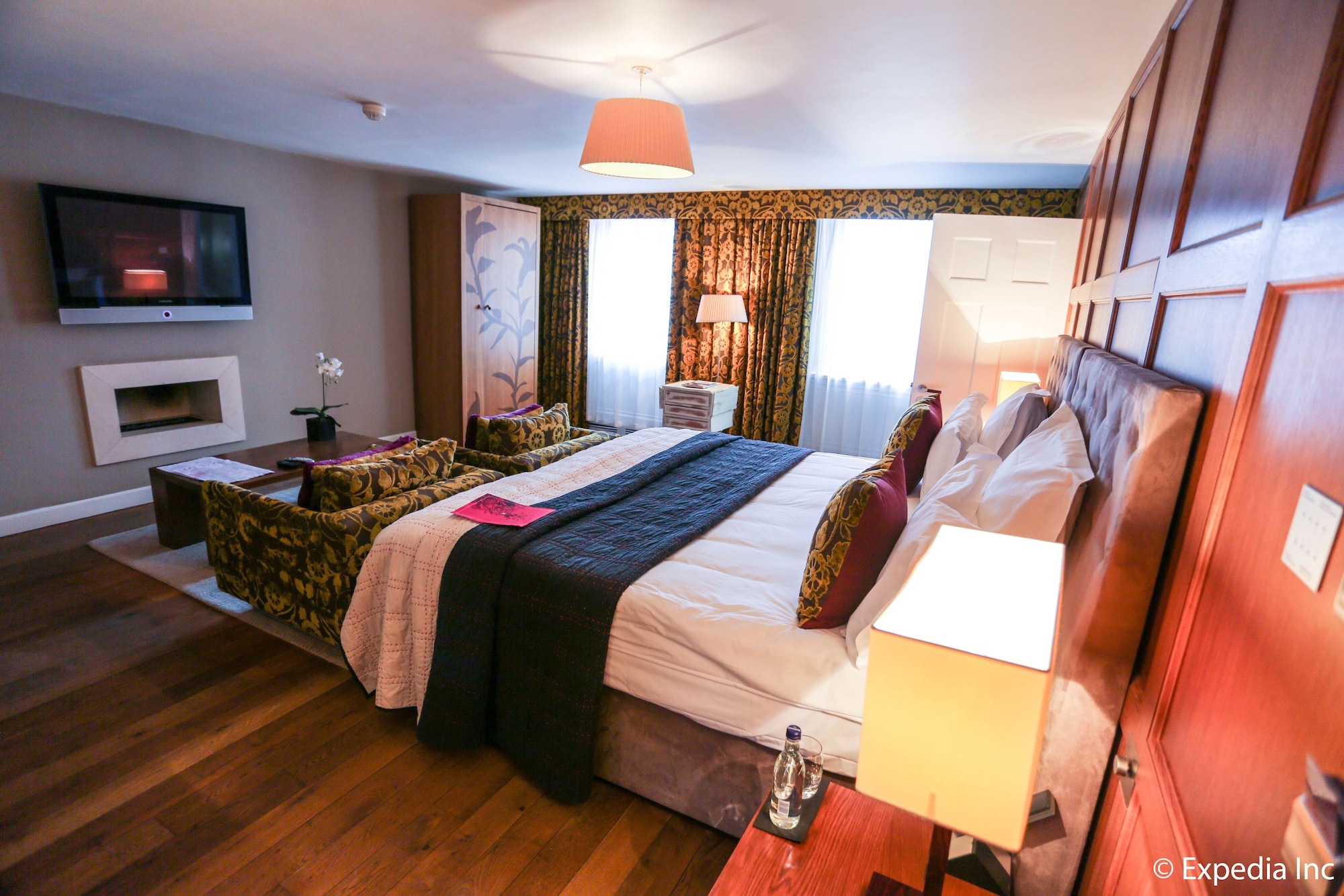 Georgian, Mini, Suite, King Bed