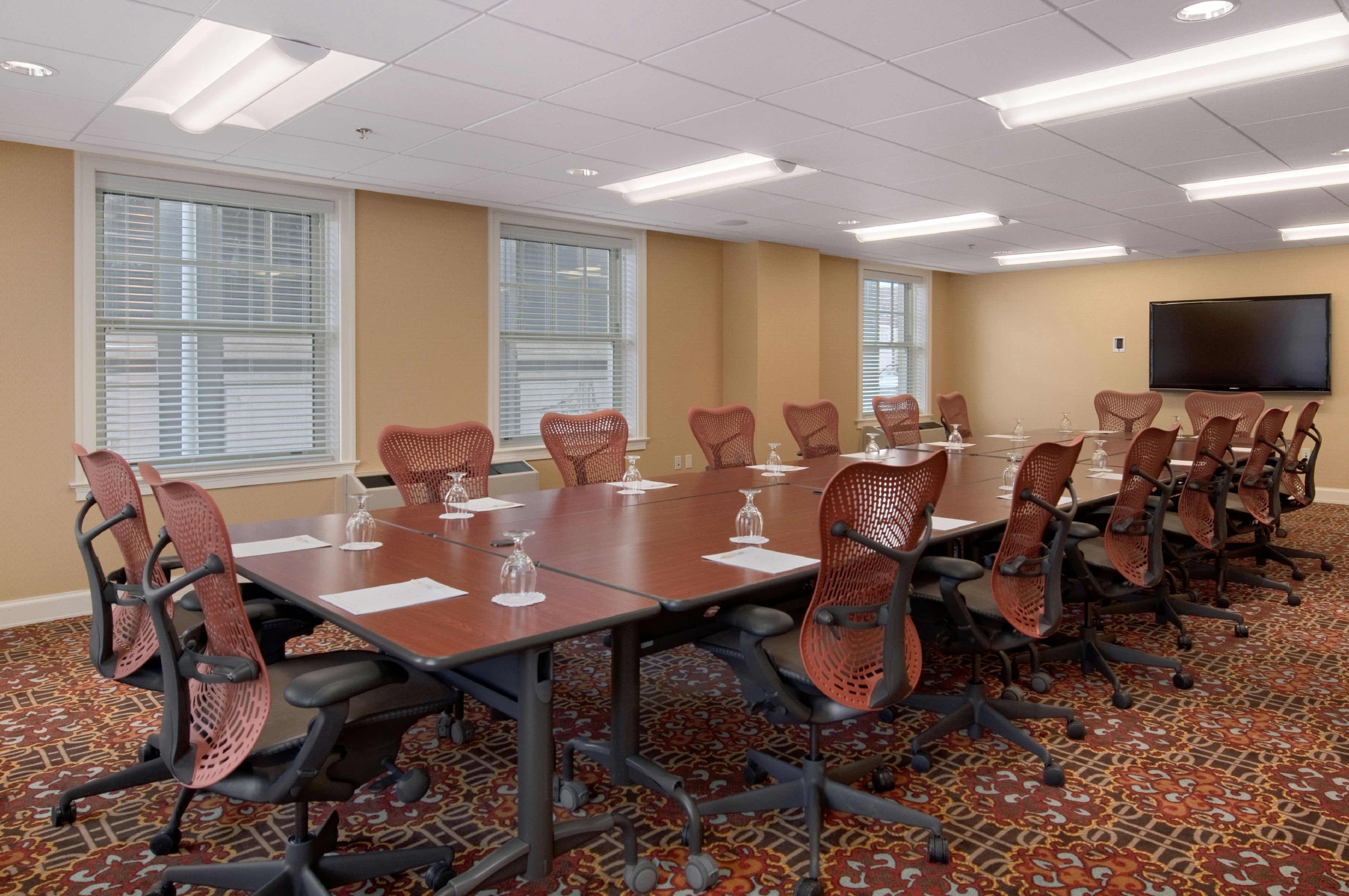 DoubleTree Suites by Hilton Detroit Downtown - Fort Shelby 51/59