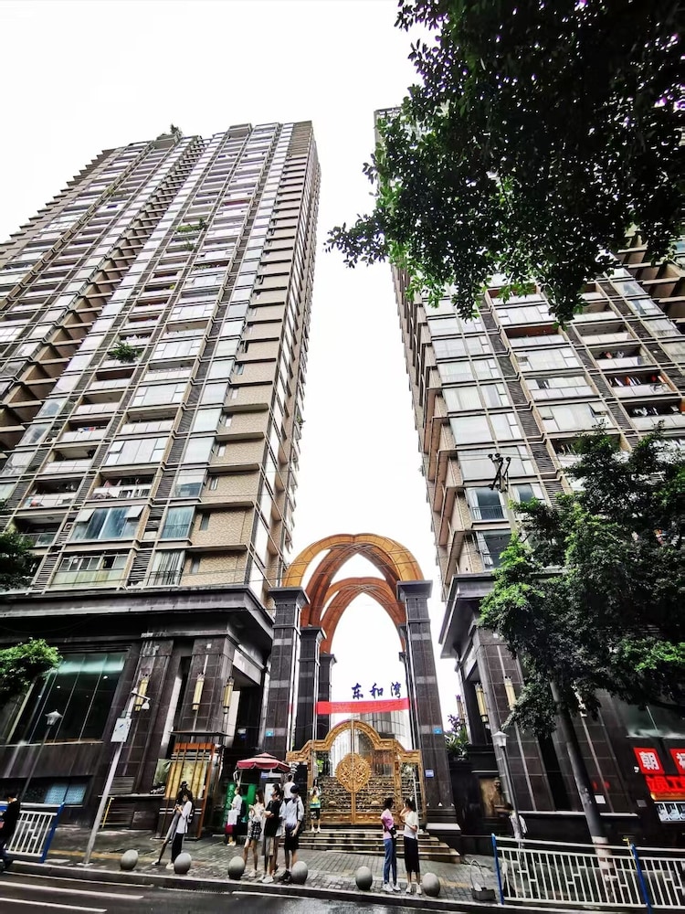 Baihong Riverview Drone Show Apartment 38/50