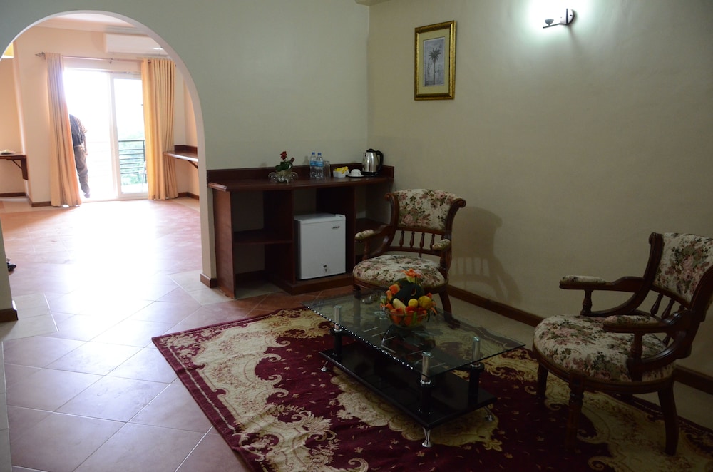 Isamilo Lodge 10/50