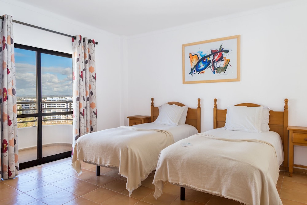 1 BEDROOM, APARTMENT