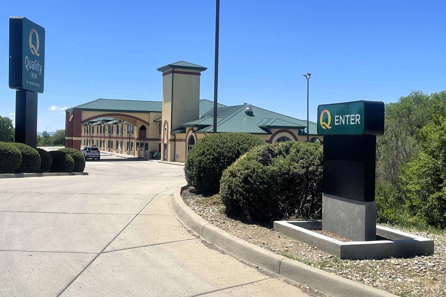 Quality Inn Raton, NM 27/28