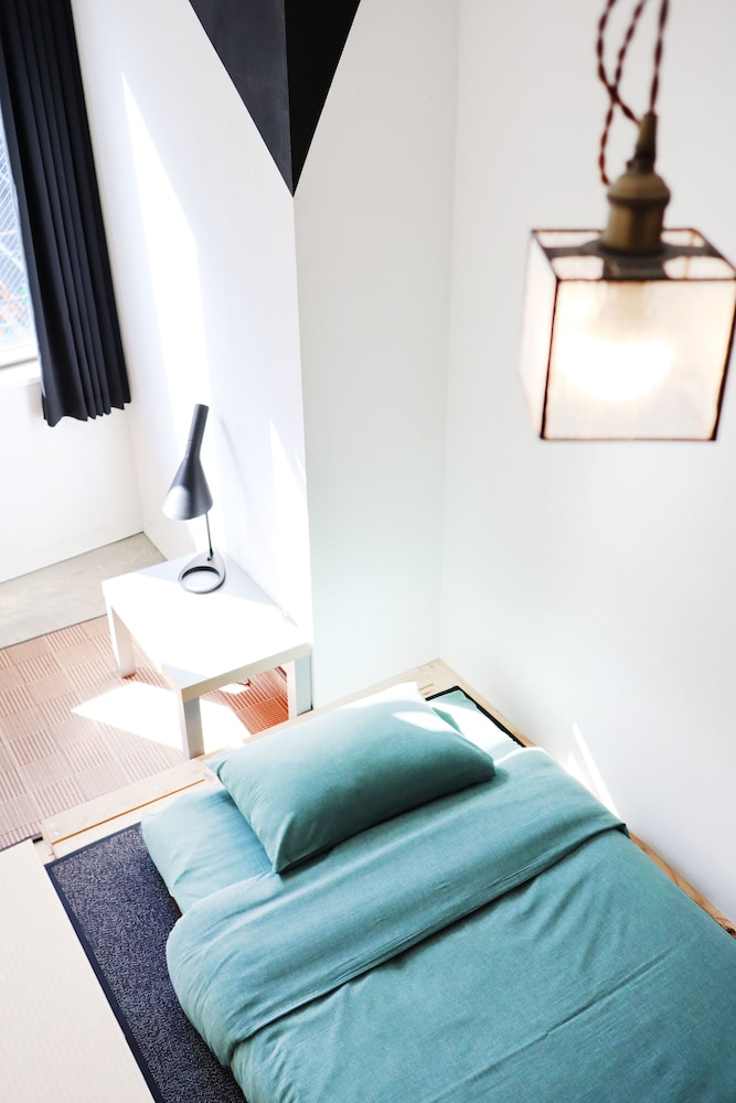 ROOM, DOUBLE BED, SHARED BATHROOM
