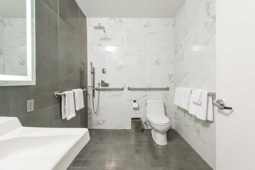 Deluxe, King Bed, Accessible, Moderne Hotel Nyc 2/2