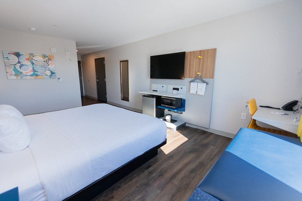 Microtel Inn & Suites by Wyndham Milford 13/54