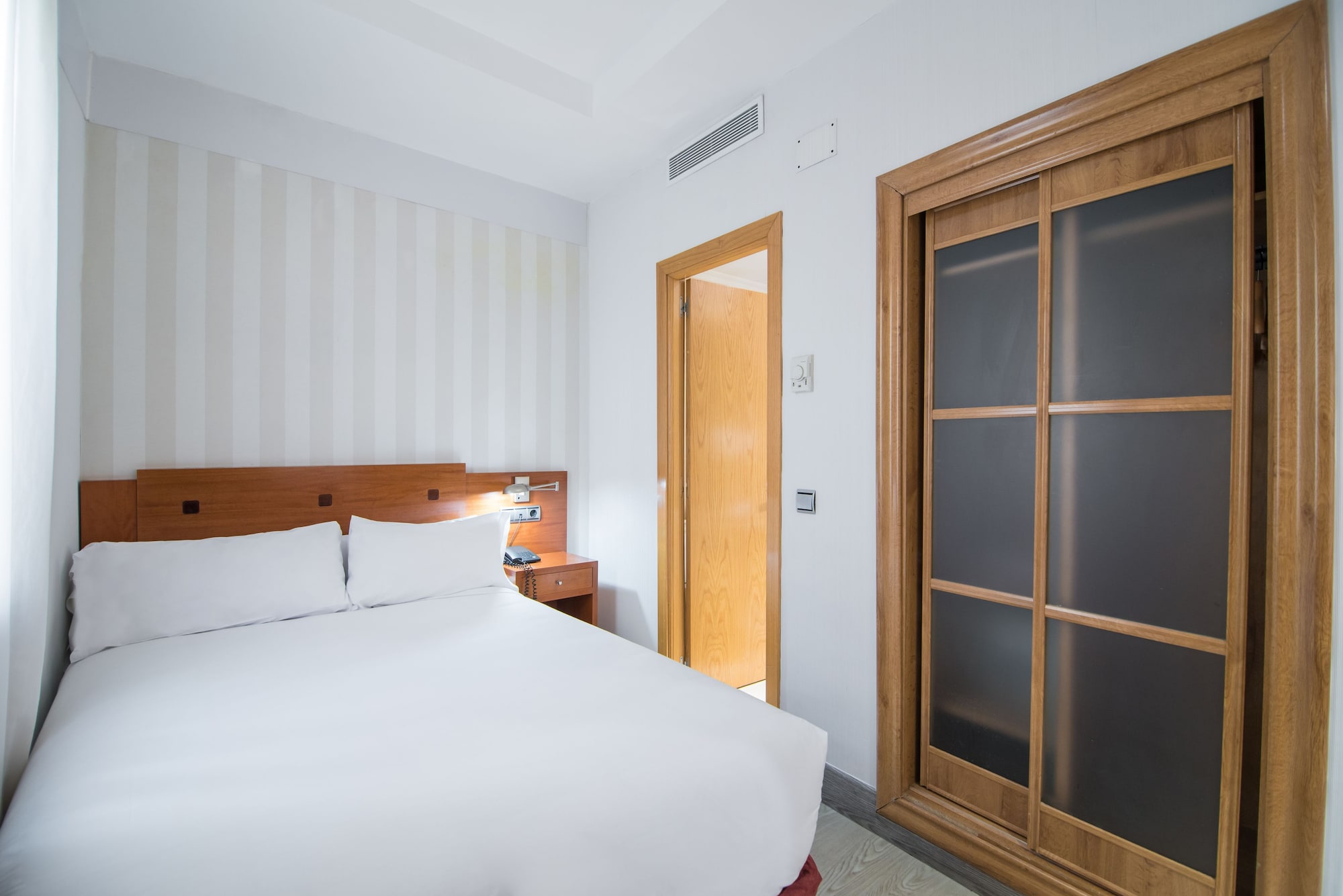 BASIC, DOUBLE BED