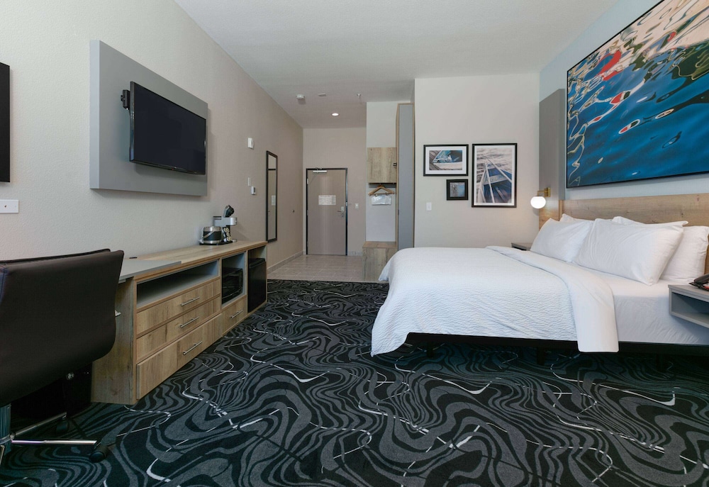 The Elm, a Ramada by Wyndham 24/65