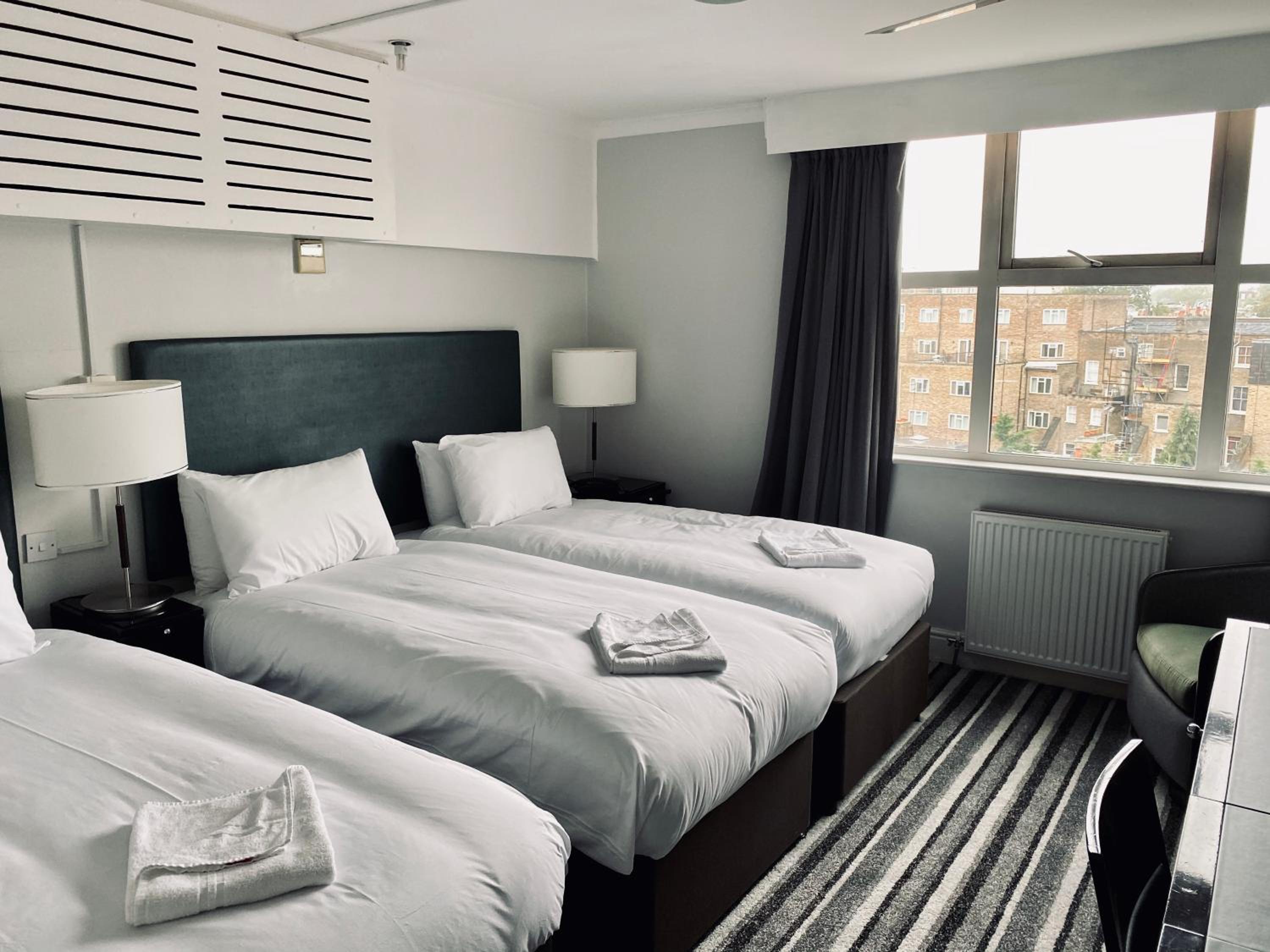 غرفة قياسية ثلاثية بسرير فردي، My Place 7/10