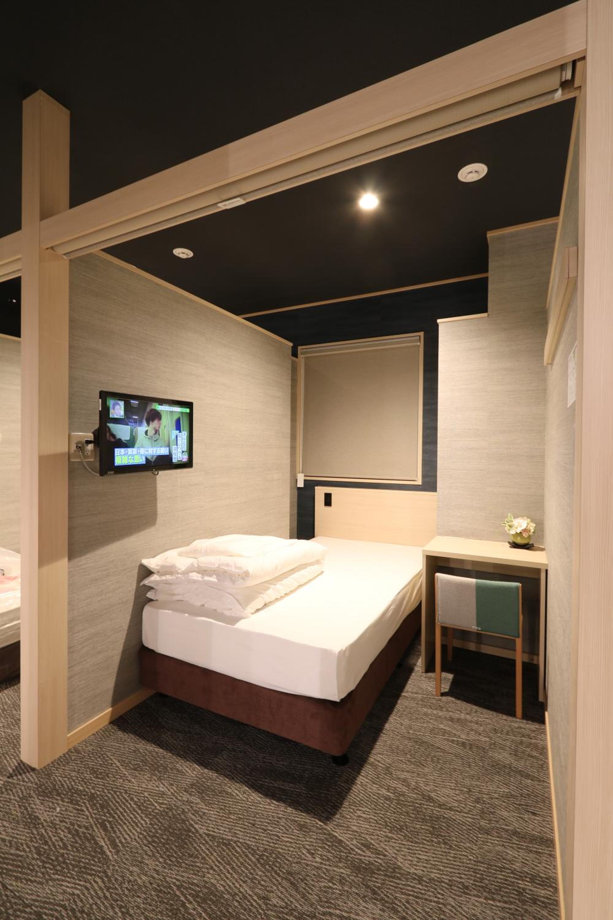 Male Dorm, Deluxe, Cabin