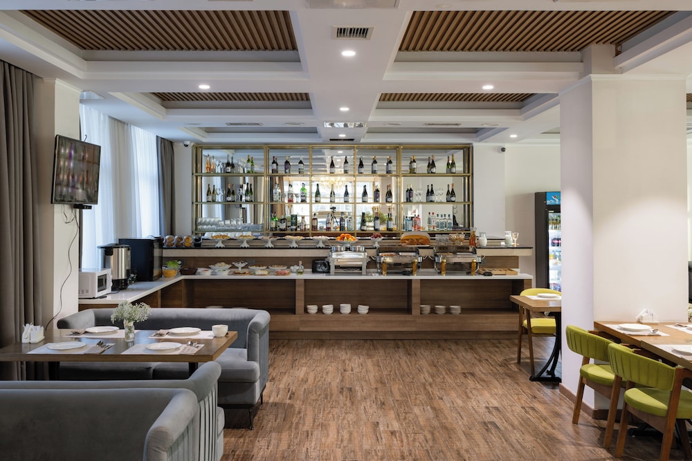 Mountain View Residence Hotel 46/58