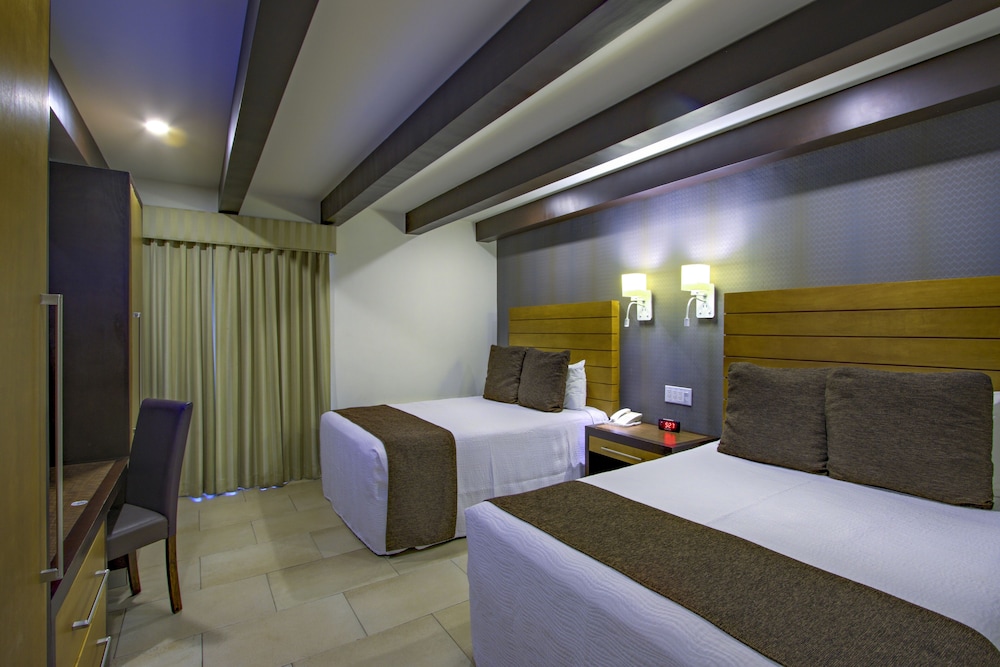Hotel La Pinta 28/61