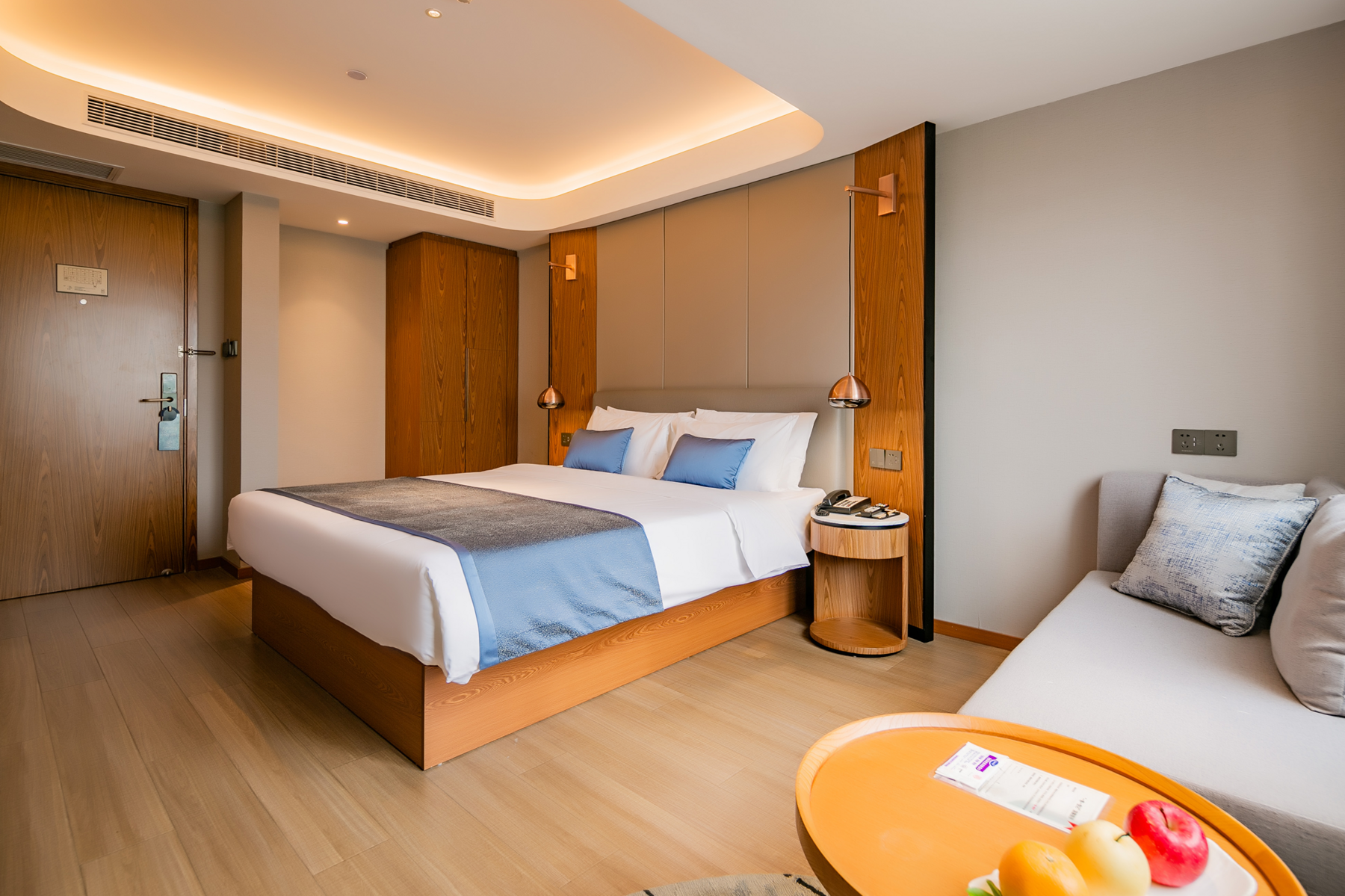 Heyi Queen Bed Room