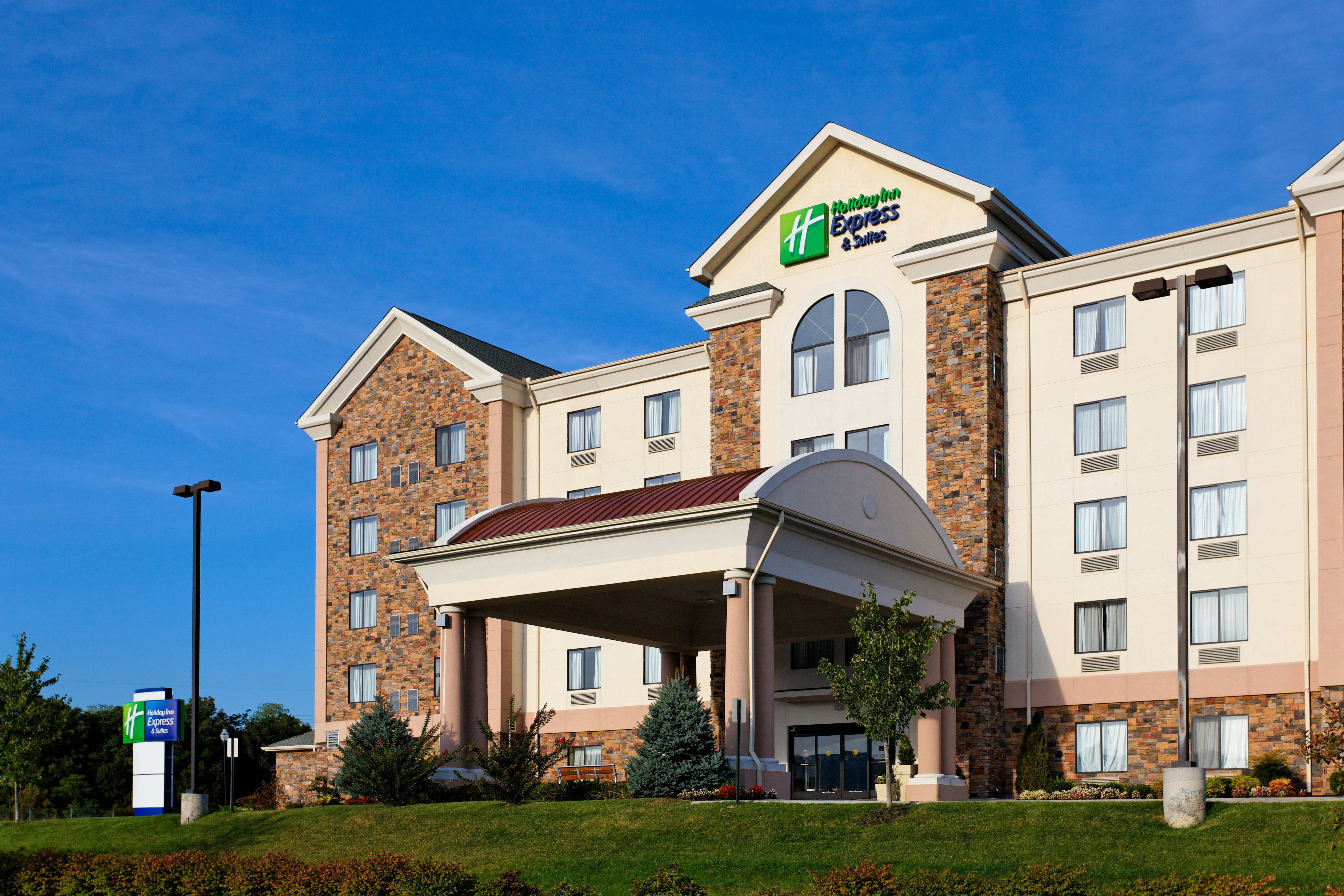 Holiday Inn Express Hotel and Suites Kingsport-Meadowview I-26 30/30