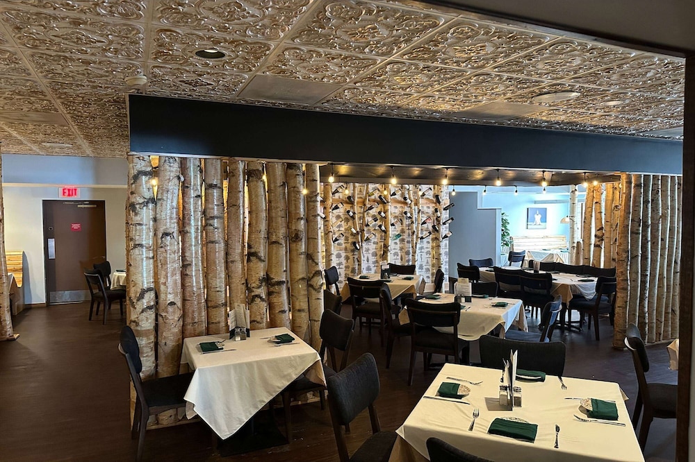 Ramada by Wyndham Marquette 48/59