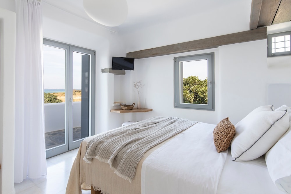 AQUA BREEZE VILLAS NAXOS 9/50