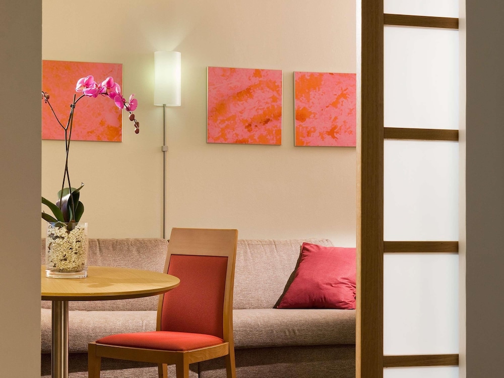 Novotel Paris La Defense Esplanade 44/72