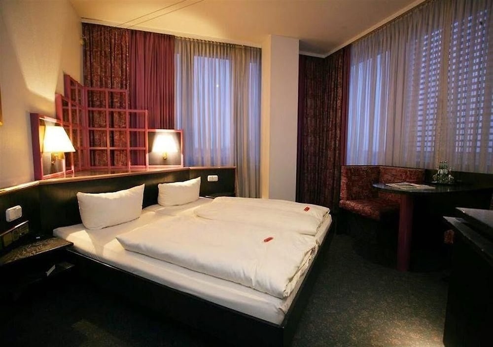 Hotel Mirage Neuss 19/78