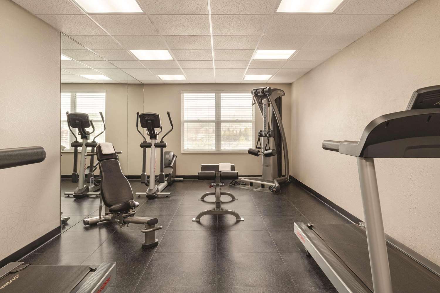 Country Inn & Suites by Radisson, Boone, NC 11/18