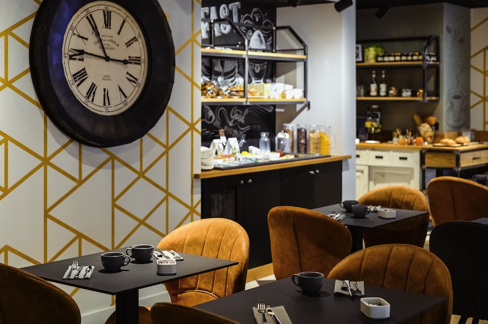 Mercure Lyon Est Chaponnay 58/71